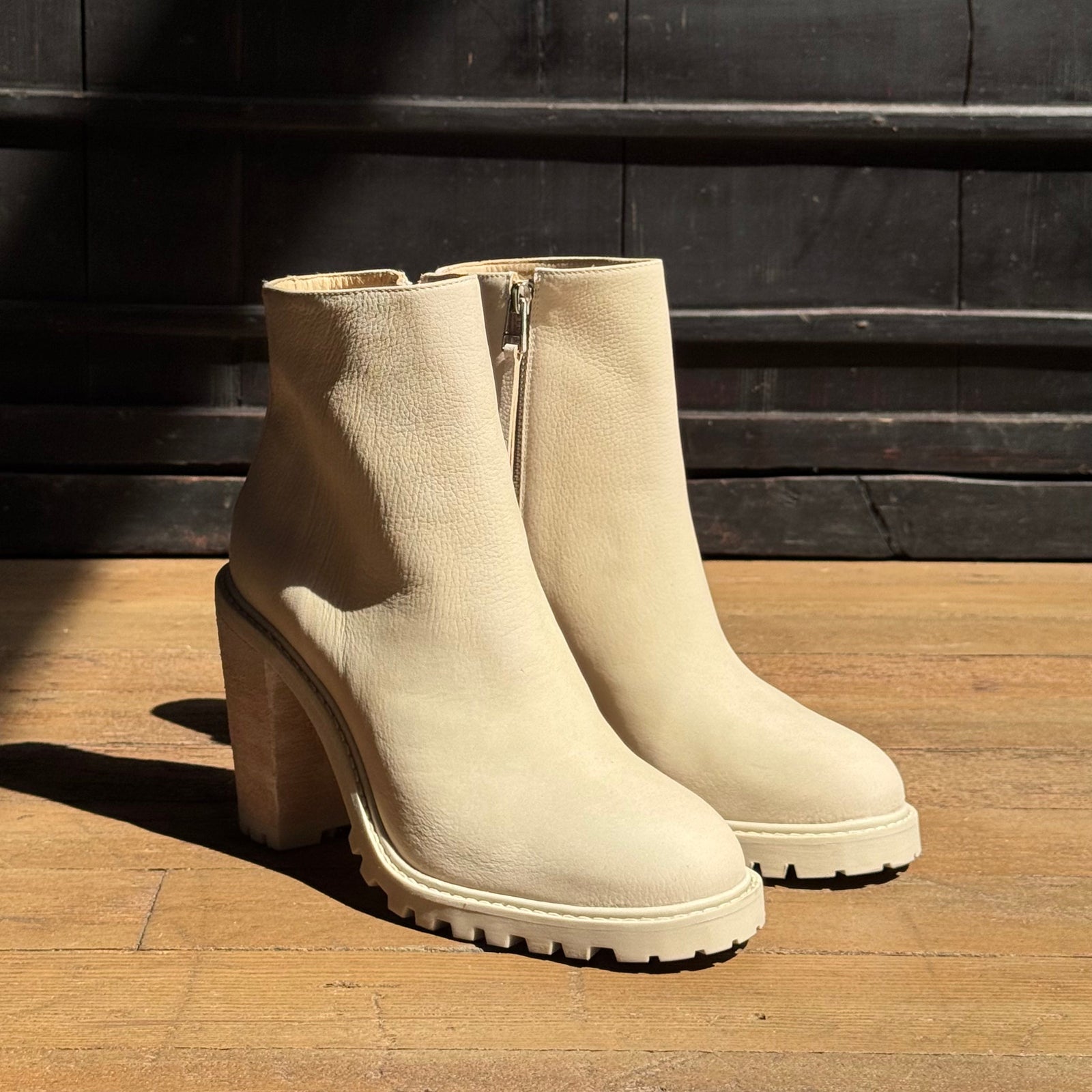 Womens Shoes / Accessories