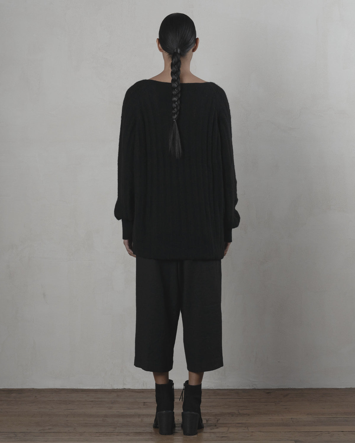 Orbit Jumper ~ pure black