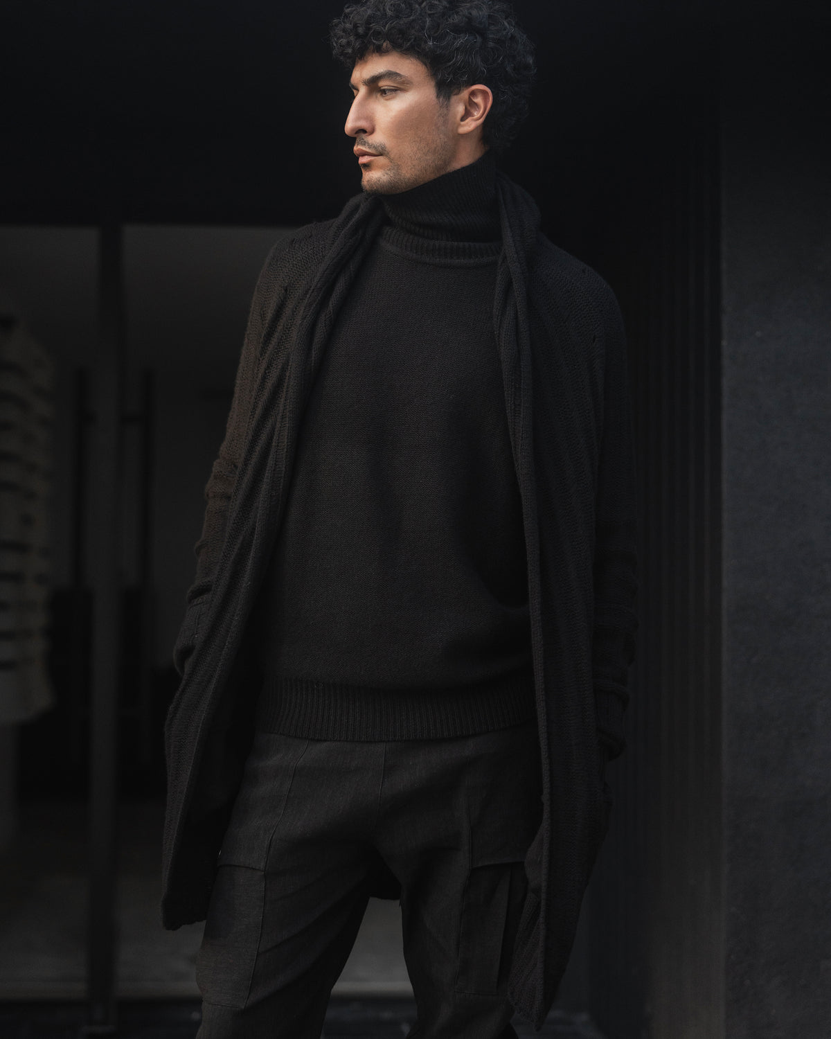SHIFTING LAYER • Pure Black